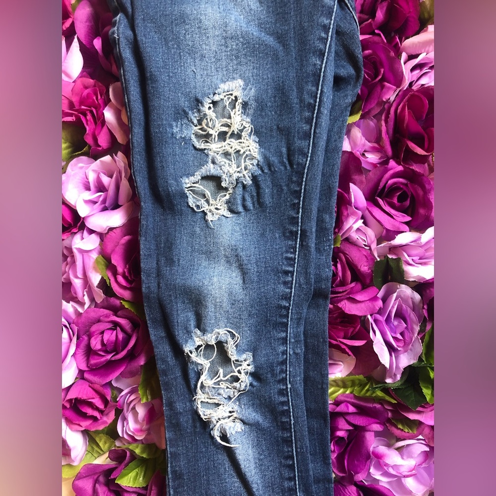 Ripped jeans - Picture 2 of 4